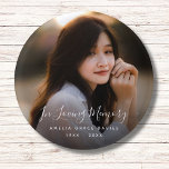 Chapa Redonda De 2,5 Cm Personalizado Foto Homenaje conmemorativo personal<br><div class="desc">Un diseño personalizado y personalizado con nombre y espacio para una foto.</div>