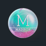 Chapa Redonda De 2,5 Cm Purpurina rosa lindo con nombre personalizado azul<br><div class="desc">Botón de nombre personalizado de color rosa oscuro en azul claro</div>