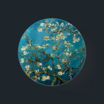 Chapa Redonda De 2,5 Cm Ramas de almendros en Bloom Round Pinback<br><div class="desc">Las ramas de almendras de Vincent Van Gogh en Bloom son una de sus pinturas más hermosas de la naturaleza. Elija el estilo y los tamaños redondos o cuadrados.</div>