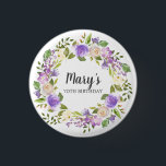 Chapa Redonda De 2,5 Cm Rustic Purple Floral 70th Birthday Button<br><div class="desc">Las rosas moradas y blancas de marfil crean una bella corona floral rústica. El nombre de la mujer de cumpleaños está escrito en una letra de guión grande. Aniversario 70 abajo. Este artículo forma parte de la colección Botánica 70th Birthday de Rustic Purple Floral. Contiene muchas plantillas DIY que permiten...</div>