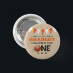 Chapa Redonda De 2,5 Cm Slam Se Está Quedando Con El Grande | Primer cumpl<br><div class="desc">Celebra con estilo con estos divertidos y muy modernos botones de 1er cumpleaños. El diseño es fácil de personalizar con la redacción de tu evento especial y tus invitados estarán encantados cuando vean estos fabulosos botones. Se pueden encontrar elementos coincidentes en la colección.</div>
