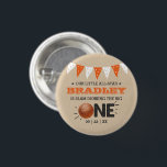 Chapa Redonda De 2,5 Cm Slam Se Está Quedando Con El Grande | Primer cumpl<br><div class="desc">Celebra con estilo con estos divertidos y muy modernos botones de 1er cumpleaños. El diseño es fácil de personalizar con la redacción de tu evento especial y tus invitados estarán encantados cuando vean estos fabulosos botones. Se pueden encontrar elementos coincidentes en la colección.</div>