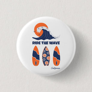 Chapa Redonda De 2,5 Cm Tablas de surf de arte retro atrevido Ride the Wav
