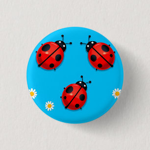 Chapa Redonda De 2,5 Cm Tres mariquitas coloridas sobre fondo azul