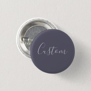 Chapa Redonda De 2,5 Cm Tu Nombre Elegante Letra Script Lavanda en Púrpu