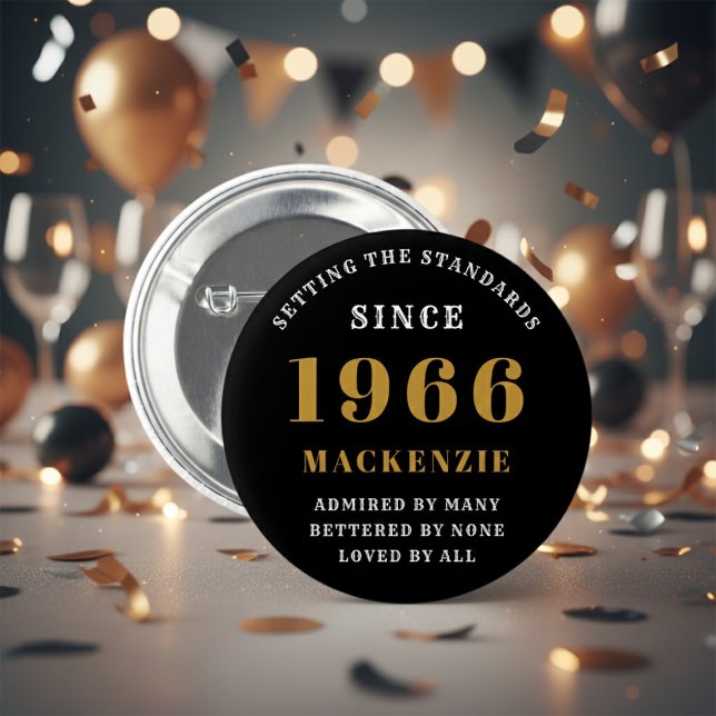 Chapa Redonda De 5 Cm 60th Birthday 1966 Elegant Chic Black Gold (Born 1966 button badge. Background out of focus.)