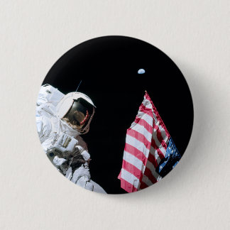 CHAPA REDONDA DE 5 CM ASTRONAUTA, BANDERA DE LOS E.E.U.U.Y TIERRA