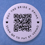 Chapa Redonda De 5 Cm Bachelorette Comprar A La Novia Una Bebida Morado<br><div class="desc">Un sencillo botón redondo de lavanda personalizado lila púrpura pastel "Buy the Bride a Drink" Bachelorette Party QR código pin en un estilo minimalista moderno con un bonito detalle en el corazón. La plantilla se puede actualizar fácilmente con el código QR y el texto del personalizado, por ejemplo, escanear QR...</div>