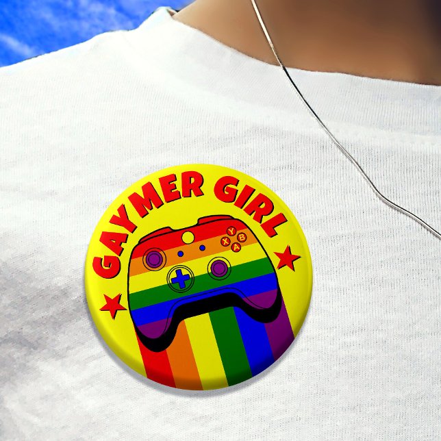 Chapa Redonda De 5 Cm Bandera arcoiris del Chica gay Cute Gay Gamer (In Situ pin on shirt)