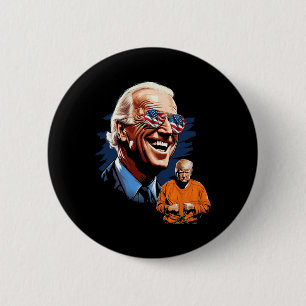 Chapa Redonda De 5 Cm Biden Se Ríe De Trump Para Encarcelar A Tee Anti-T