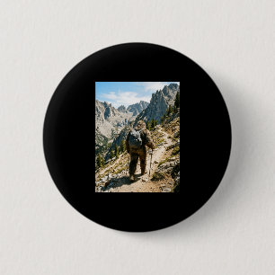 Chapa Redonda De 5 Cm Bigfoot haciendo senderismo divertido sasquatch mo