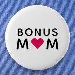 Chapa Redonda De 5 Cm Bonus Mom | Moderno Día de la Madre Corazón Rosa<br><div class="desc">Simple y elegante "mamá extra" cita el diseño de arte en la moderna tipografía minimalista con un lindo detalle de corazón de amor rosa frambuesa. ¡El regalo perfecto para tu madre extra especial (por ejemplo, madrastra, novia de papá, etc) en su cumpleaños o el Día de la Madre! El lema...</div>