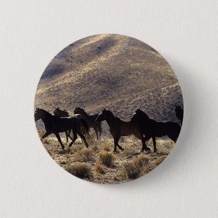 Chapa Redonda De 5 Cm Caballos salvajes del mustango en el desierto 1