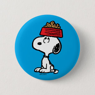 Chapa Redonda De 5 Cm Cacahuetes   Snoopy Balanceando Su Plato De Perro