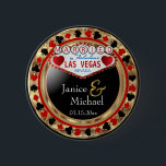 Chapa Redonda De 5 Cm Casado en Las Vegas Fabulosas - Rojo<br><div class="desc">Chapa. Hazlo con estilo con este popular Boda de Las Vegas. Presentado en un estilo de chip de póquer metálico rojo, negro y falso dorado diseñado con el dicho "Casado en Las Vegas Nevada" listo para su personalización. Hace un gran favor a los invitados. Hay más colores disponibles. Nota ✔:...</div>