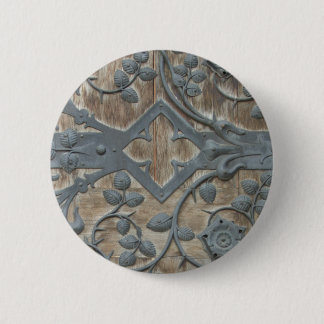 Chapa Redonda De 5 Cm Cerradura medieval de hierro en la puerta de mader