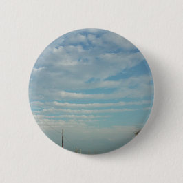 Chapa Redonda De 5 Cm cielo azul con nubes onduladas