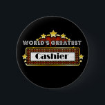 Chapa Redonda De 5 Cm El cajero más grande del mundo<br><div class="desc">El camisetas, la ropa y los regalos más grandes del cajero del mundo son regalos ideales del reconocimiento del trabajo del empleo además de los regalos para todas las ocasiones. Este diseño único de la carpa muestra el empleo y la profesión rodeados por las luces de neón y las estrellas....</div>