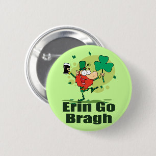 Chapa Redonda De 5 Cm Erin va Leprechaun de Bragh con la cerveza de