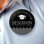 Chapa Redonda De 5 Cm Felicitaciones Graduado PUEDE EDITAR COLOR<br><div class="desc">Añada 2020,  2021 o cualquier año a este diseño caprichoso. Esto se puede usar para cualquier graduado o reunión: escuela secundaria,  universidad,  posgrado,  enfermería,  escuela de medicina o incluso escuela de comercio.</div>