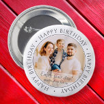 Chapa Redonda De 5 Cm Feliz cumpleaños | Foto clásica de Personalizado s<br><div class="desc">Este diseño simple y clásico está compuesto por tipografía de la síspera y agrega una foto personalizado. Usar este pegatina como una etiqueta de regalo para el regalo para la celebración de cumpleaños, </div>
