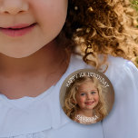 Chapa Redonda De 5 Cm Feliz cumpleaños, foto personalizada, nombre y eda<br><div class="desc">Personalice este botón de cumpleaños agregando la imagen, el nombre y la edad de cumpleaños de su hijo a este botón Feliz Cumpleaños en el área del personalizar. Muy lindo para que los invitados se pongan en la fiesta de cumpleaños de alguien. También ayuda a identificar quién es parte de...</div>