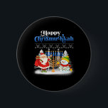 Chapa Redonda De 5 Cm Feliz Navidades judíos de Chrismukkah Hanukkah<br><div class="desc">Los Navidades de Santa Boys Niños Jóvenes. Gracioso Humor gráfico trajes de té para los que creen en Santa Claus,  aman al ciervo,  reno,  elfo,  elfos,  cantando canciones,  decoraciones fiestas,  árbol,  gorra,  medias Este Navidad con gráfico es un gran regalo de Navidades</div>