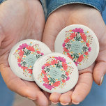 Chapa Redonda De 5 Cm Floral feliz día de la madre<br><div class="desc">Elevar el día especial de la mamá con este encantador botón del Día de la Madre, con un hermoso diseño floral! Expresar su gratitud y afecto con una nota sentida complementada con arte inspirado en la naturaleza, ideal para honrar a la increíble mujer que hace su vida más brillante. Dale...</div>