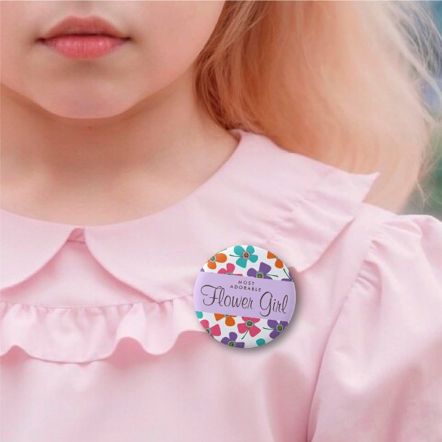 Chapa Redonda De 5 Cm FLOWER CHICA Cute Diversión Daisies Pop Boda Etiqu (Most Adorable FLOWER GIRL Cute Fun Daisies Pop Wedding Rehearsal Name Tag Pin Button @ fat_fa_tin)