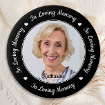 Chapa Redonda De 5 Cm Foto personalizado Elegante En El Memorial De La M<br><div class="desc">Honra a tu ser querido con un botón funerario de fotos personalizados. Este único botón funerario de honor es el regalo perfecto para que usted, su familia o amigos rindan homenaje a su ser querido. Esperamos que su botón de conmemoración le traiga paz, alegría y recuerdos felices. Cita "En la...</div>