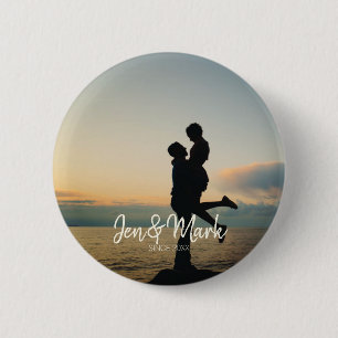 Chapa Redonda De 5 Cm Foto robada. Nombre y año tipografía.