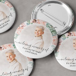 Chapa Redonda De 5 Cm Funeral En La Memoria Amada Foto De Rubor Floral R<br><div class="desc">El botón perfecto para que amigos y familiares se pongan en un funeral con una imagen de su ser querido y las palabras "en la memoria amorosa" y su nombre. El diseño presenta un diseño floral de acuarela rosa.</div>