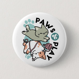 Chapa Redonda De 5 Cm Garras y Juego – Ilustración de Gato Adorable