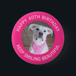 Chapa Redonda De 5 Cm Graciosa foto de Cute Dog 40th Birthday Hot Ponk<br><div class="desc">Este adorable botón presenta Olive,  una hermosa mezcla de Labrador. Foto y texto son personalizables.</div>