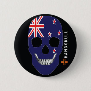 Chapa Redonda De 5 Cm HANDSKULL Nueva Zelanda, Cráneo feliz, bandera de