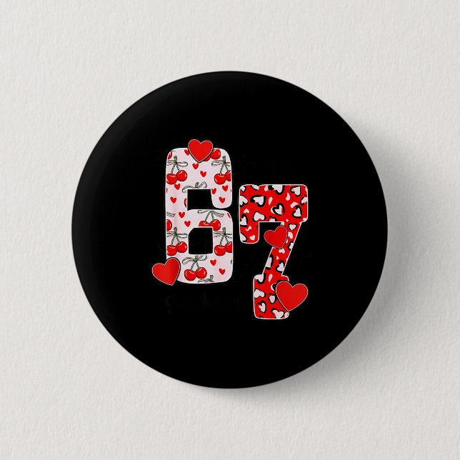 Chapa Redonda De 5 Cm Happy Valentine’s Day 67 Meme Hearts Coquette Bow  (Anverso)