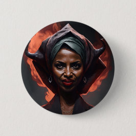 Chapa Redonda De 5 Cm Ilan Omar Muestra Sus Malvados Cuernos