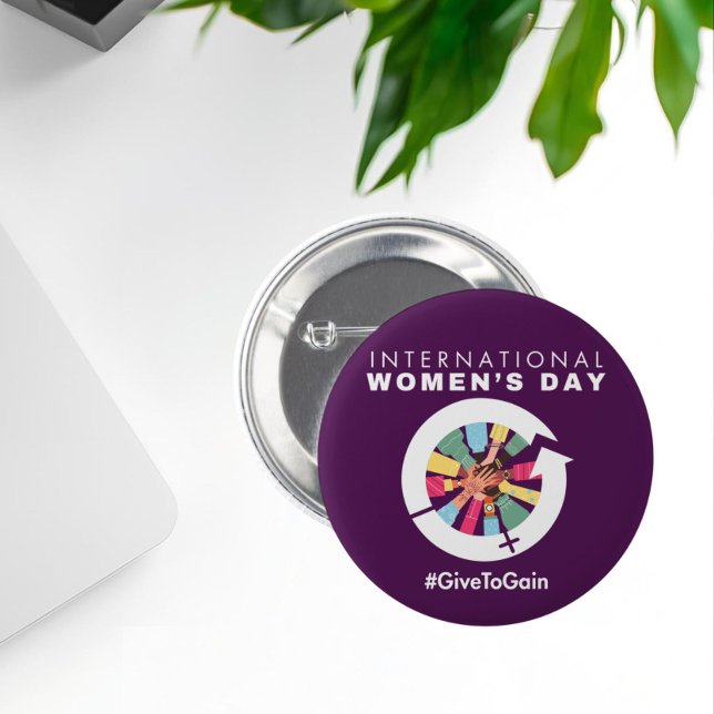 Chapa Redonda De 5 Cm International Women’s Day 2026 Give To Gain (Subido por el creador)