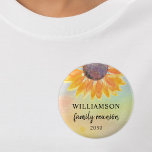 Chapa Redonda De 5 Cm Keepsake de reunión familiar<br><div class="desc">Este botón de reunión familiar de girasoles hace un recuerdo encantador para que tu familia se reúna. Está decorada con un girasol acuático de fondo colorido. Personalizable fácil. Utilice la opción Personalizar adicional para cambiar el tamaño, estilo o color del texto. Porque creamos nuestra propia obra de arte no encontrarás...</div>