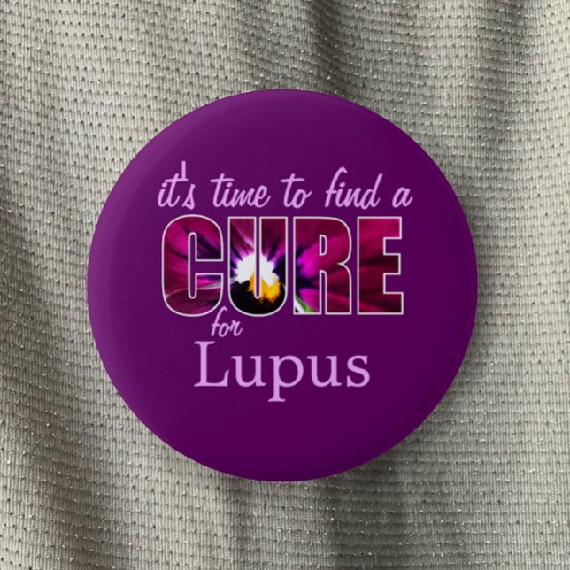 Chapa Redonda De 5 Cm Lupus Awareness Cure / Lilac Purple Personalizado  (Purple Lupus awareness button. Unique pansy violet cure for Lupus.  Customizable support pin button.)