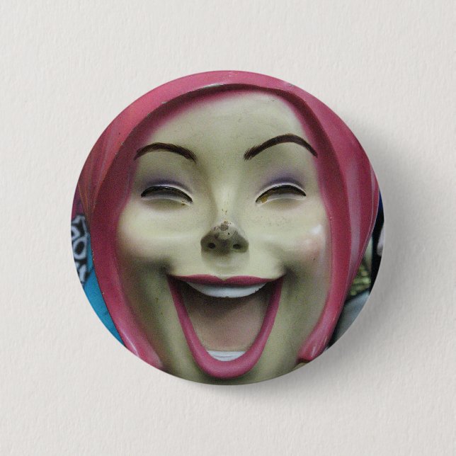 Chapa Redonda De 5 Cm Mad Laughing Mannequin ~ Uncanny Valley Chica (Anverso)