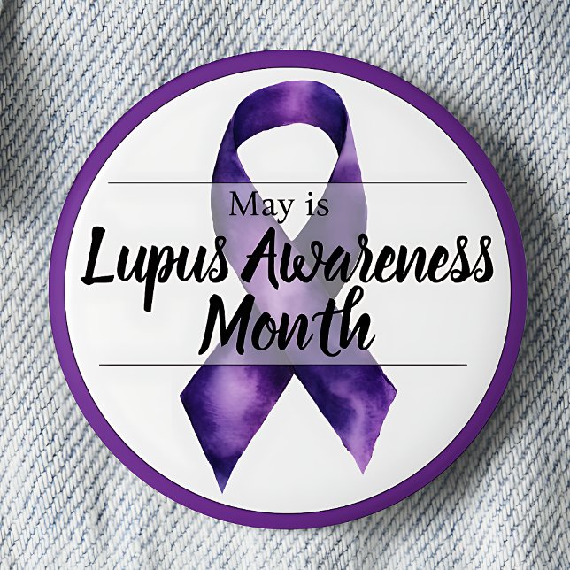 Chapa Redonda De 5 Cm Mayo Mes de Conciencia sobre Lupus (Purple awareness ribbon May Lupus Awareness Month pinback button.)