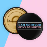 Chapa Redonda De 5 Cm Orgullosa de mi hija transexual, papá, padre de fa<br><div class="desc">Estoy tan orgullosa de mi hija transgénero. Un hermoso botón de apoyo a los padres transgénero para la madre de una mujer trans escrita en azul, rosa y blanco de la bandera del orgullo. Una gran manera de mostrarle a su hijo que siempre los amará después de que le cuenten...</div>