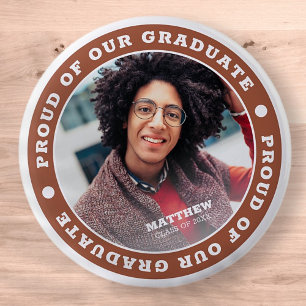 Chapa Redonda De 5 Cm Orgulloso de nuestro graduado 20XX Foto de gradu