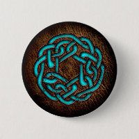 Ornamento celta azul místico sobre cuero