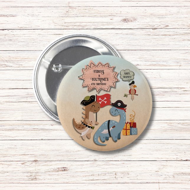 Chapa Redonda De 5 Cm Pirata de los Dinosaurios Twin Boys Personalizado  (These adorable dinosaur pirate twins birthday party buttons are great for your treat bags!
)