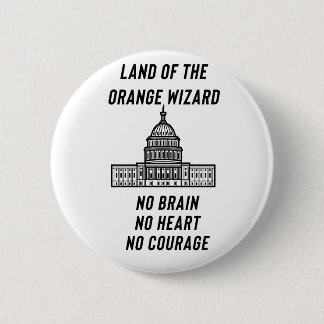 Chapa Redonda De 5 Cm Political Satire: The Orange Wizard’s Capitol
