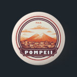 Chapa Redonda De 5 Cm Pompeya Ruinas Italia Viaje Insignia de Arte<br><div class="desc">Obra vectorial de Pompeya. Pompeya,  que alguna vez fue una próspera y sofisticada ciudad romana,  fue enterrada bajo metros de cenizas y ratones luego de la catastrófica erupción del Monte Vesubio en el año 79 D.C.</div>