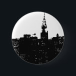 Chapa Redonda De 5 Cm Pop Art New York Silhouette<br><div class="desc">Pintura de silueta en el horizonte de Nueva York en blanco y negro</div>