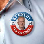 Chapa Redonda De 5 Cm Robert F Kennedy JR 2024<br><div class="desc">Un diseño divertido con el nombre de Kennedy al estilo de un botón vintage de la historia. Estrellas patrióticas y diseño de franjas para Kennedy que postulaba a la presidencia en las elecciones de 2024.</div>